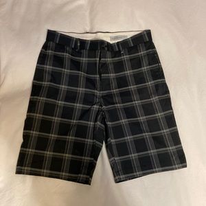 Greg Norman khaki shorts size 32